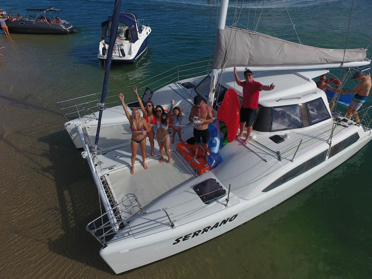 Boat Charter at Wavebreak Island