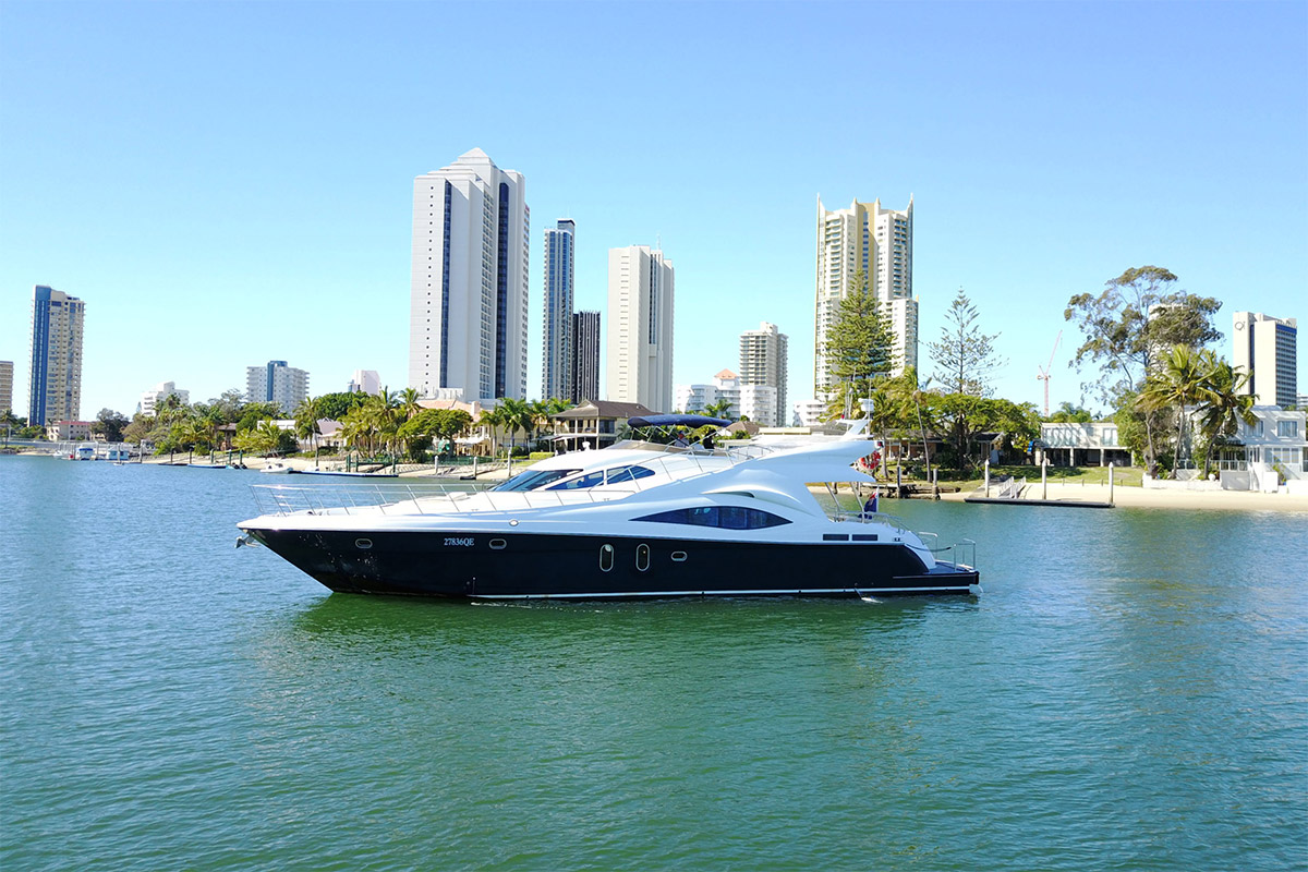 AKI Boat Hire Gold Coast